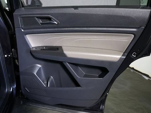 Used 2022 Volkswagen Atlas SE w/ Panoramic Sunroof Package AWD/4WD image 32