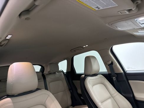 Certified 2025 Lincoln Corsair AWD image 13