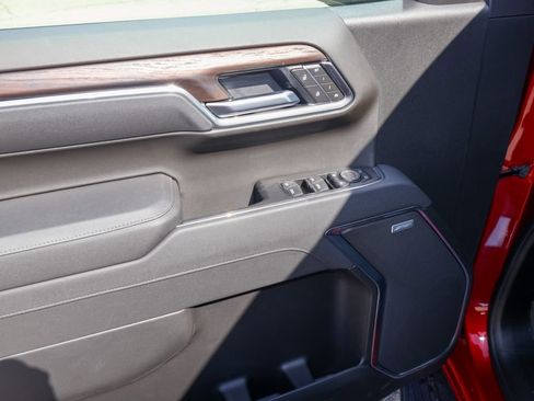 New 2026 GMC Sierra 1500 SLT w/ SLT Premium Plus Package image 9