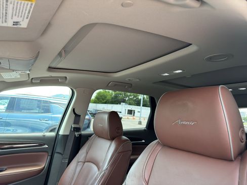 Used 2018 Buick Enclave Avenir w/ Avenir Technology Package AWD/4WD image 11