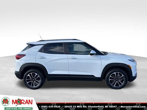 Used 2025 Chevrolet TrailBlazer LT w/ LT Cold Weather Package image 6