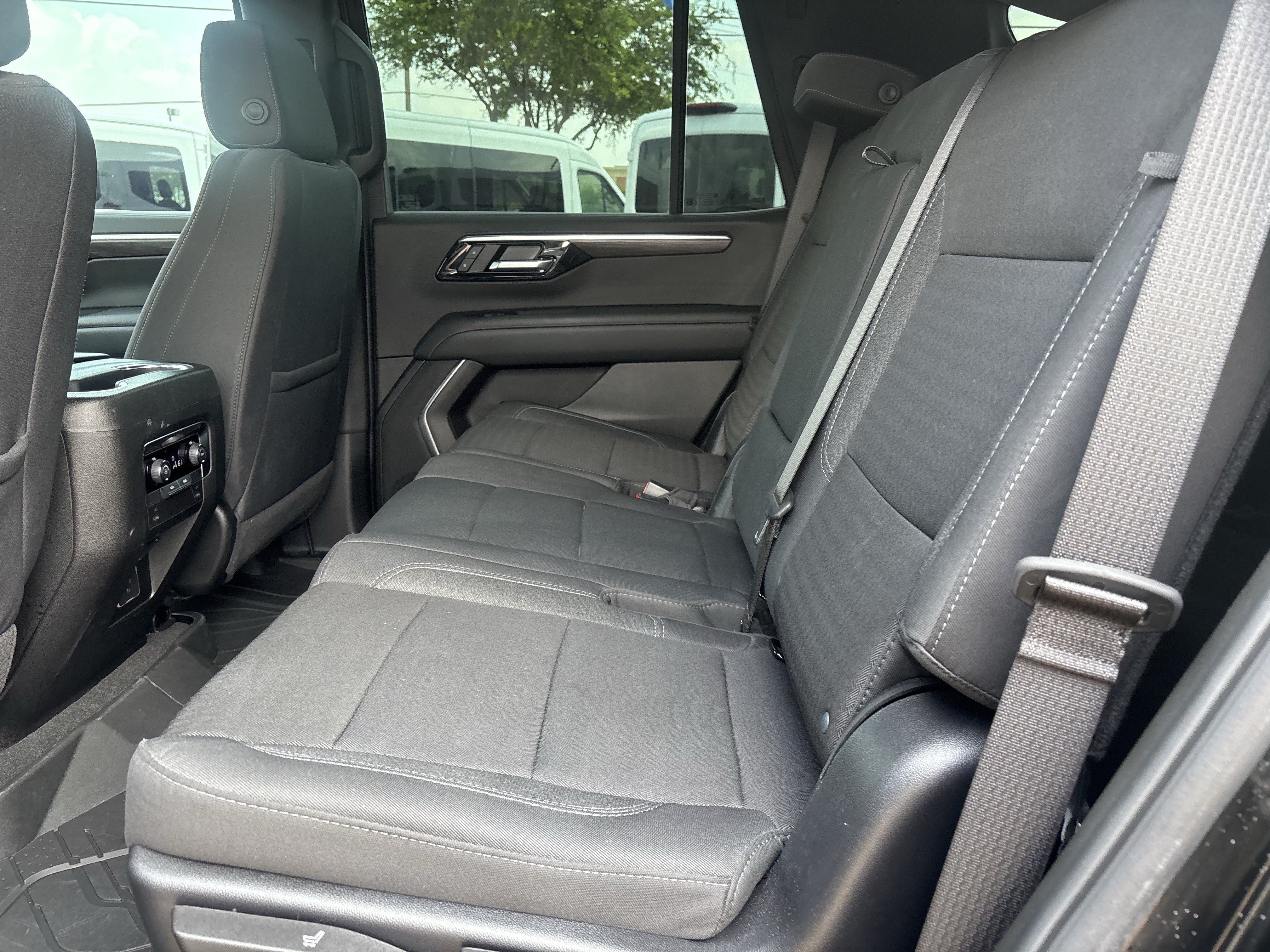 Used 2025 Chevrolet Tahoe LS RWD image 15