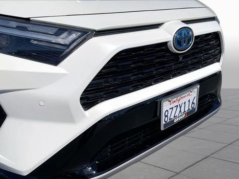 Used 2022 Toyota RAV4 XSE AWD/4WD image 29