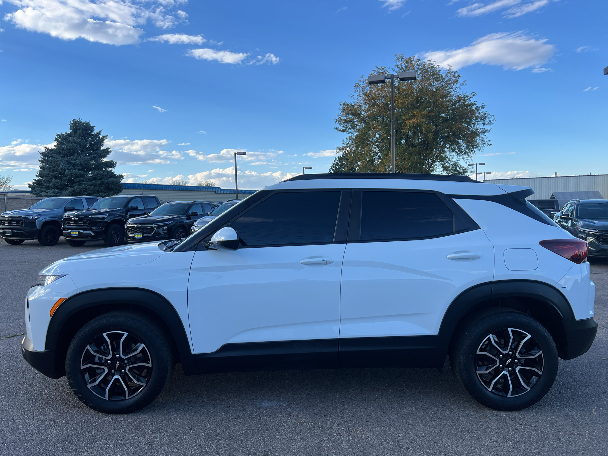 Used 2023 Chevrolet TrailBlazer ACTIV w/ Convenience Package FWD image 1