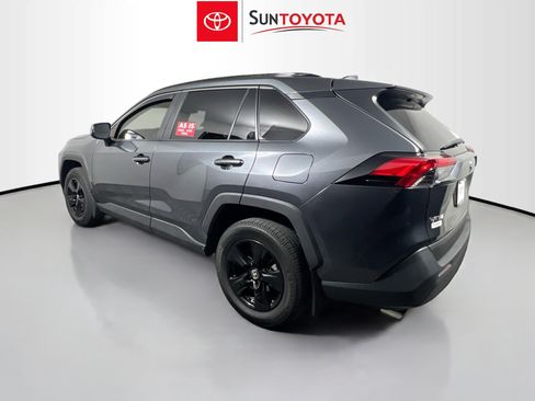 Used 2020 Toyota RAV4 XLE w/ Convenience Package FWD image 6