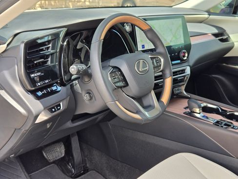 Used 2024 Lexus RX 350 Premium w/ Accessory Package (Z1) FWD image 12
