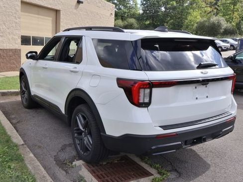 Used 2026 Ford Explorer ST-Line w/ ST-Line Street Pack AWD/4WD image 3