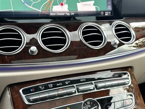 Used 2019 Mercedes-Benz E 300 4MATIC image 23