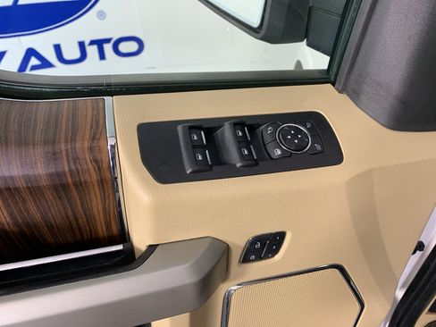 Used 2017 Ford F150 Lariat w/ FX4 Off-Road Package AWD/4WD image 14
