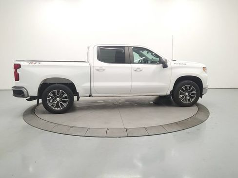 Used 2023 Chevrolet Silverado 1500 LT AWD/4WD image 9