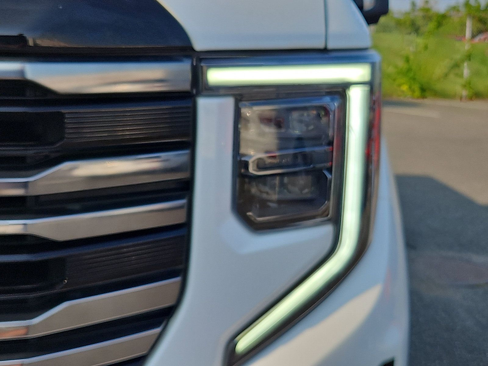 Certified 2025 GMC Sierra 1500 AT4 AWD/4WD image 9