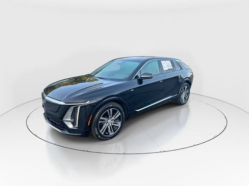 Used 2024 Cadillac Lyriq Luxury AWD/4WD image 4