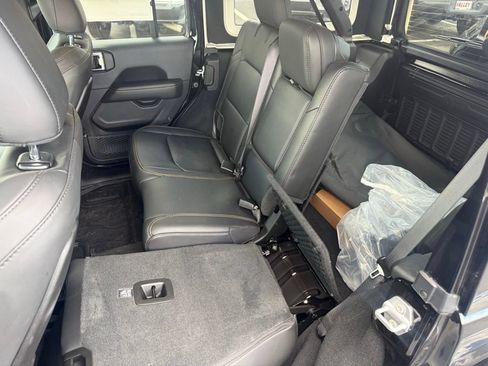 Used 2025 Jeep Wrangler Unlimited Rubicon 392 AWD/4WD image 46
