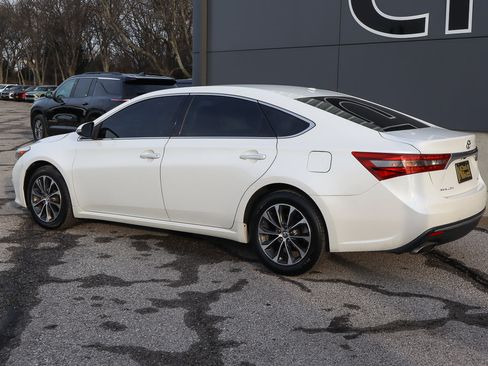 Used 2016 Toyota Avalon XLE Premium image 6