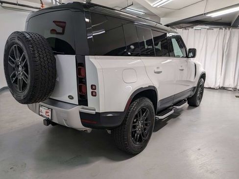 Used 2023 Land Rover Defender 110 S image 3