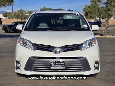 Used 2018 Toyota Sienna XLE w/ XLE Navigation Package image 8
