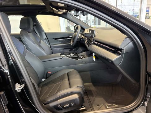 New 2026 BMW 530i xDrive w/ M Sport Package AWD/4WD image 16