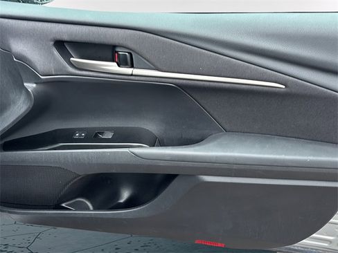 Used 2025 Toyota Camry LE image 10