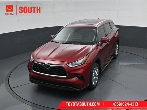 Used 2023 Toyota Highlander Limited AWD/4WD image 56