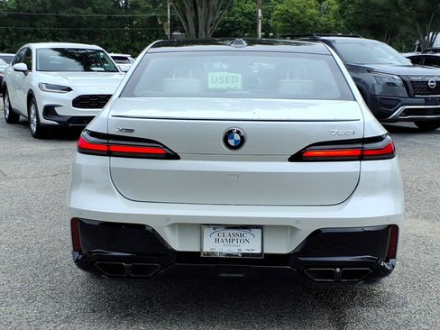 Used 2025 BMW 760i xDrive w/ Executive Package AWD/4WD image 9