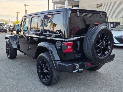 Certified 2025 Jeep Wrangler Unlimited Sahara w/ Safety Group AWD/4WD image 5