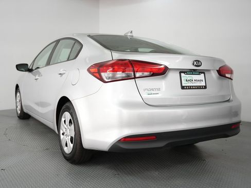 Used 2018 Kia Forte LX w/ LX Popular Package image 7