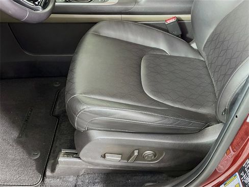 Used 2025 Kia Carnival LXS image 20