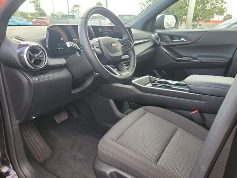 Used 2025 Chevrolet Equinox LT image 19