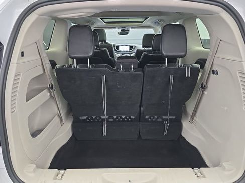 Used 2024 Chrysler Pacifica Limited image 49