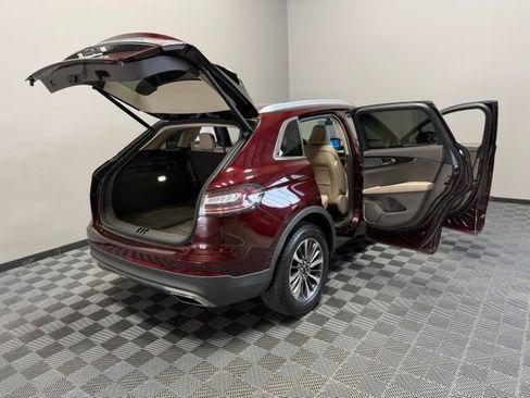 Used 2023 Lincoln Nautilus FWD w/ Premium Package image 28