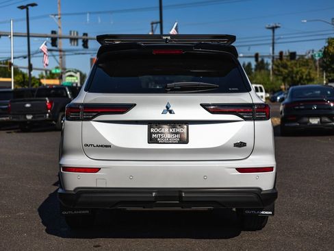 New 2025 Mitsubishi Outlander Trail Edition image 9