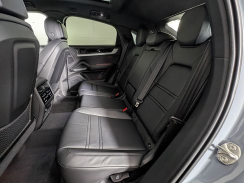 New 2026 Porsche Cayenne Coupe image 24
