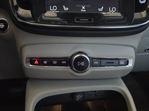 Used 2019 Volvo XC40 T5 Momentum AWD/4WD image 24