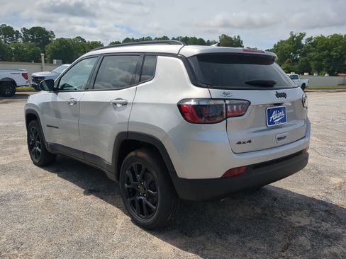 New 2026 Jeep Compass Latitude AWD/4WD image 5