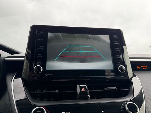 Used 2022 Toyota Corolla LE image 18