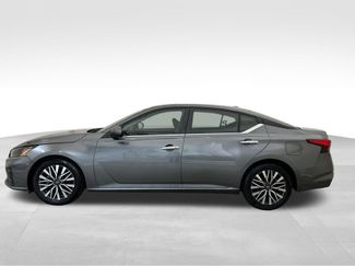 Used 2023 Nissan Altima 2.5 SV FWD video 2