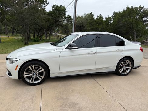 Used 2018 BMW 330i Sedan w/ Convenience Package RWD image 11