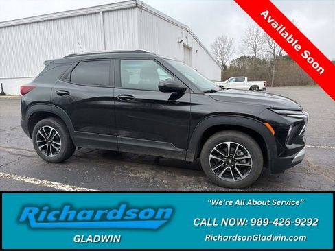 Used 2025 Chevrolet TrailBlazer LT image 1