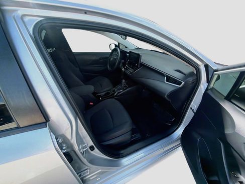 Used 2022 Toyota Corolla LE FWD image 30