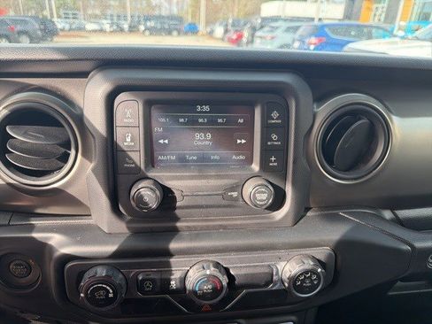 Used 2018 Jeep Wrangler Unlimited Sport S image 13