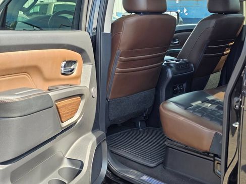 Used 2018 Nissan Titan Platinum Reserve w/ Platinum Utility Package AWD/4WD image 12