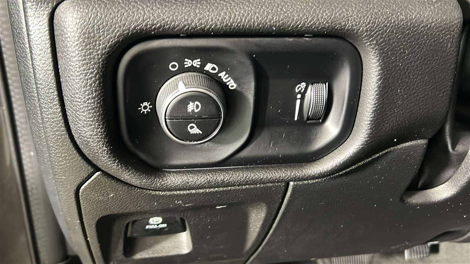 Used 2023 RAM 1500 Big Horn AWD/4WD image 24