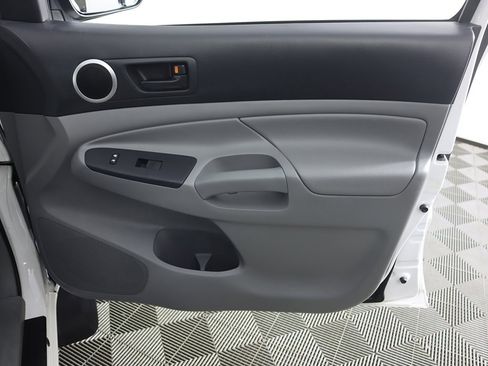 Used 2012 Toyota Tacoma PreRunner image 20