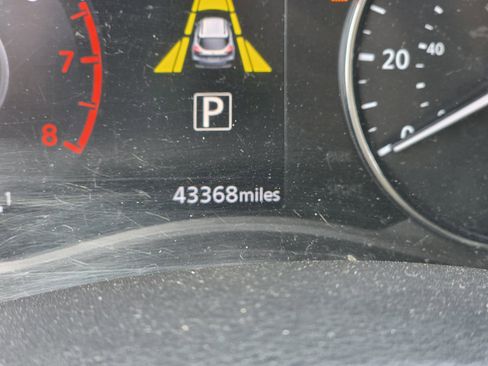 Used 2021 Nissan Kicks SV image 14