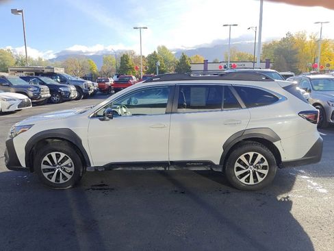 Used 2024 Subaru Outback Premium image 4