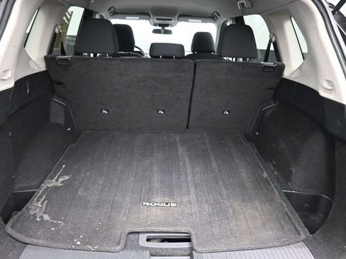 Used 2024 Nissan Rogue S image 14