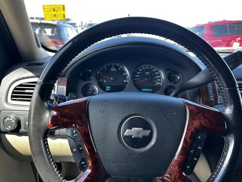 Used 2007 Chevrolet Suburban LT AWD/4WD image 17