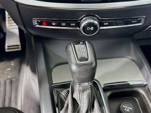 Used 2019 Volvo S60 T6 R-Design image 18