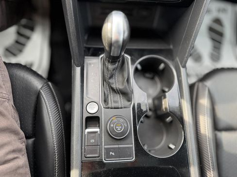 Used 2022 Volkswagen Atlas Cross Sport SEL image 26