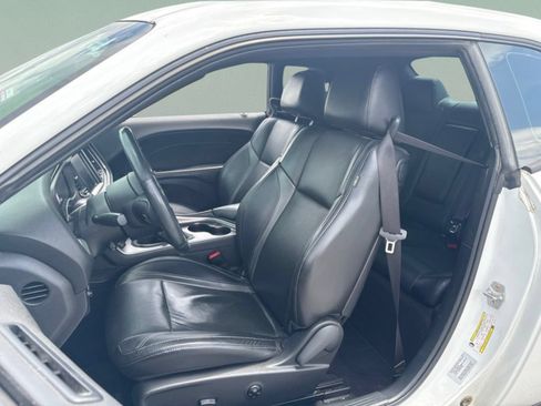 Used 2016 Dodge Challenger R/T Plus RWD image 22